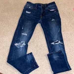 Men’s distressed jeans